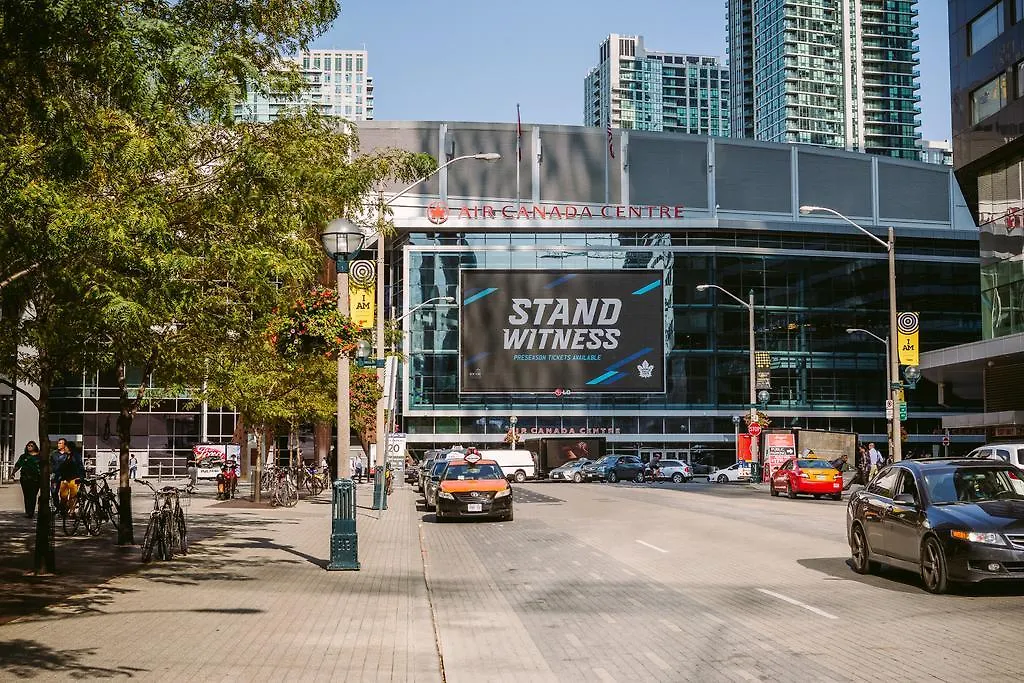 Apartment Breathtaking 3-Bedroom In The Heart Of Downtown Toronto