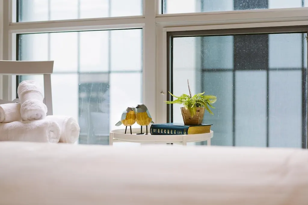 Breathtaking 3-Bedroom In The Heart Of Downtown Toronto
