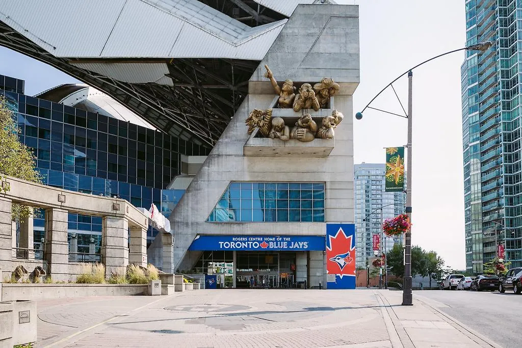 Apartment Breathtaking 3-Bedroom In The Heart Of Downtown Toronto Canada