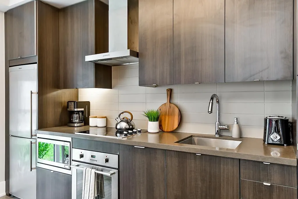 Breathtaking 3-Bedroom In The Heart Of Downtown Toronto Apartment