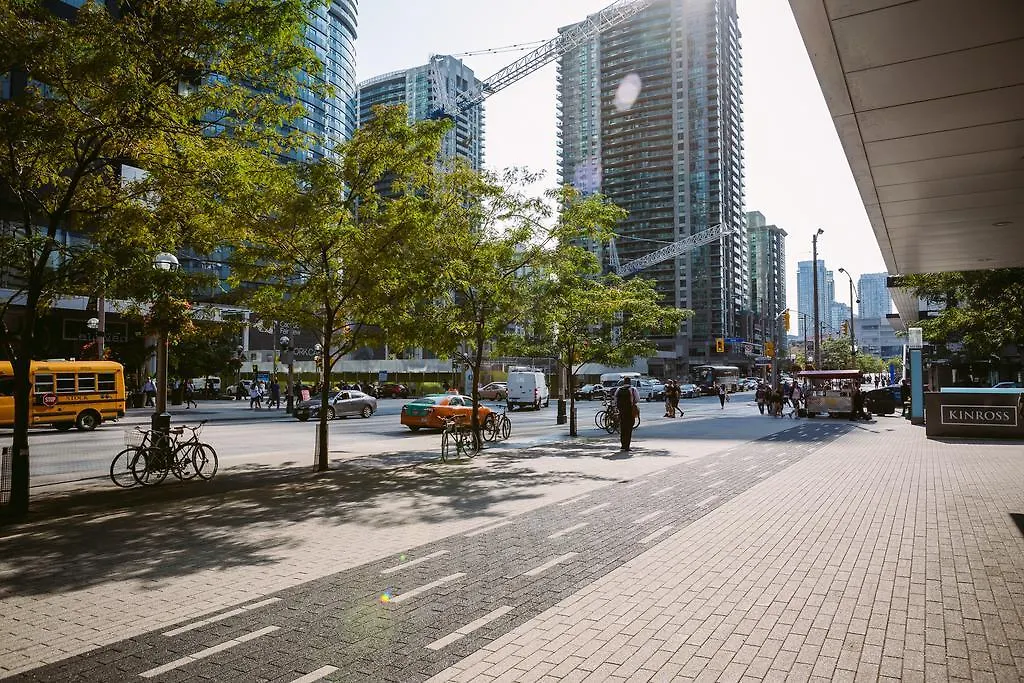 Apartment Breathtaking 3-Bedroom In The Heart Of Downtown Toronto
