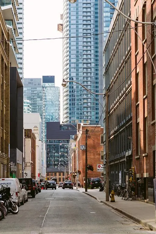 Apartment Breathtaking 3-Bedroom In The Heart Of Downtown Toronto