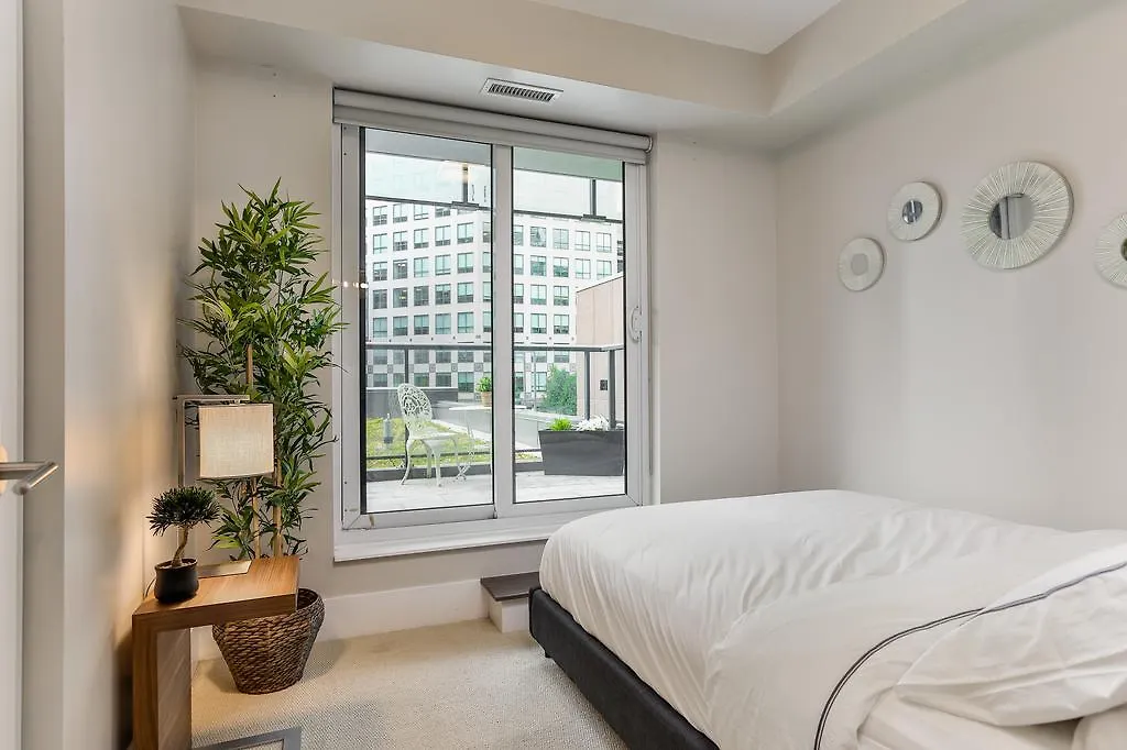 Apartment Breathtaking 3-Bedroom In The Heart Of Downtown Toronto