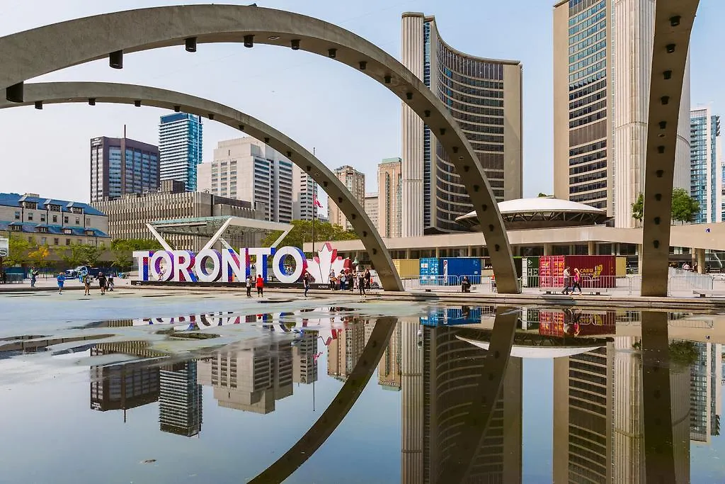Apartment Breathtaking 3-Bedroom In The Heart Of Downtown Toronto
