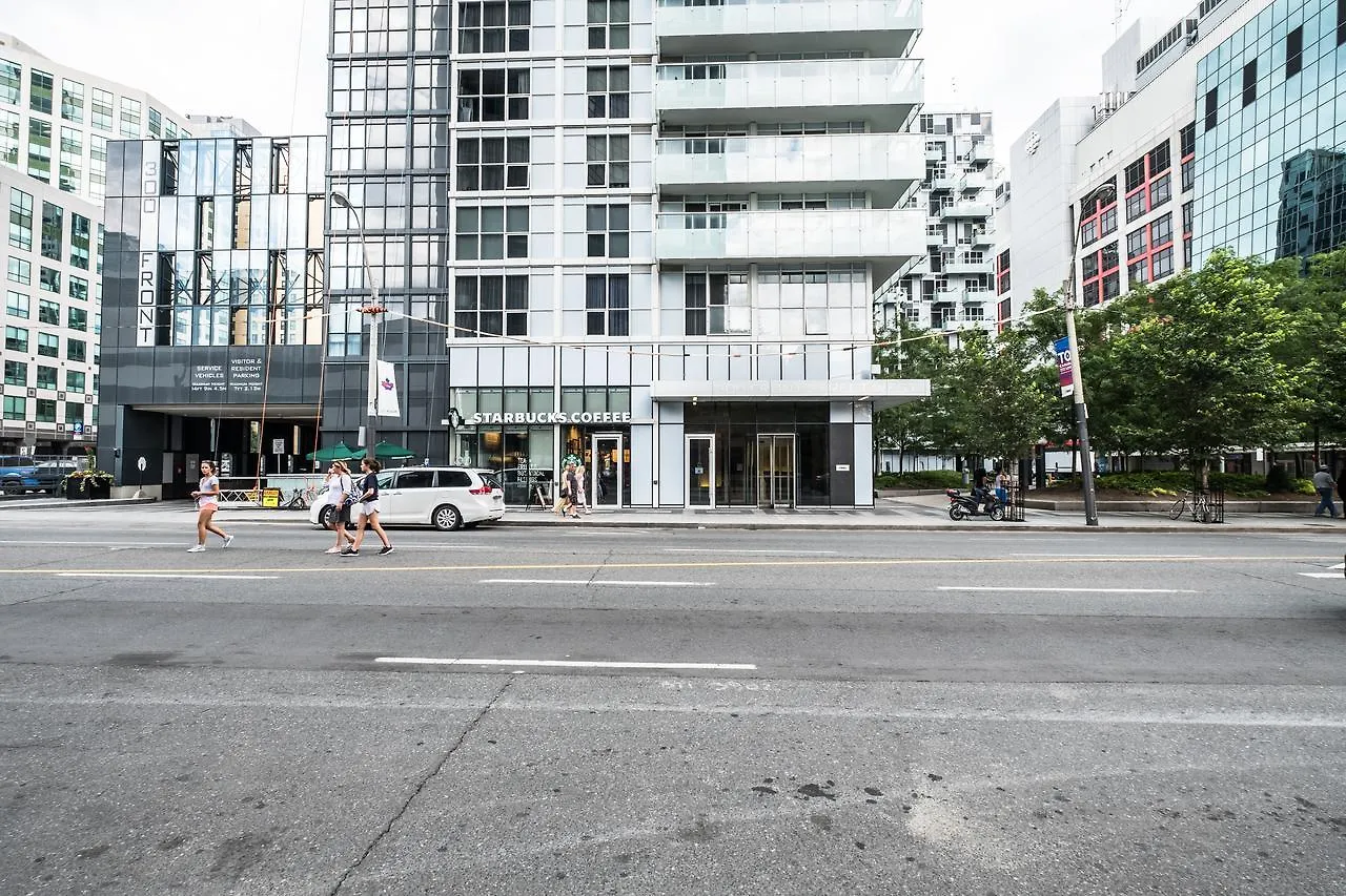 Apartment Breathtaking 3-Bedroom In The Heart Of Downtown Toronto