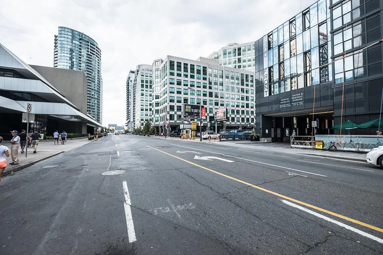 Breathtaking 3-Bedroom In The Heart Of Downtown Toronto 0*,