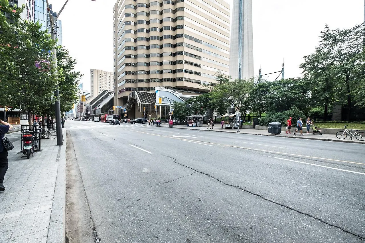 Breathtaking 3-Bedroom In The Heart Of Downtown Toronto Apartment